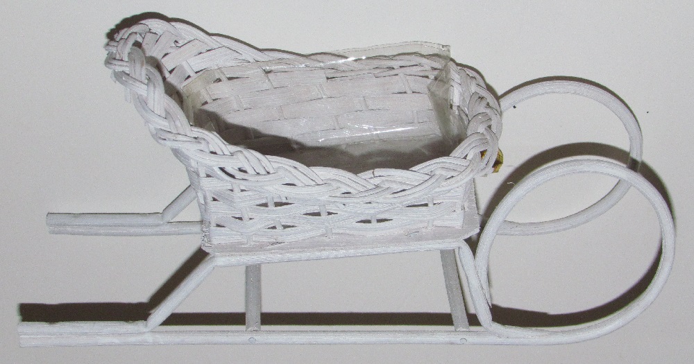 Sleigh - 11 inch - Wicker - with Plastic Liner - one piece