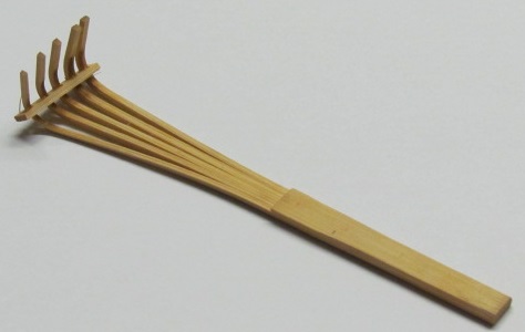 8 inch Bamboo Rake - 1 Piece